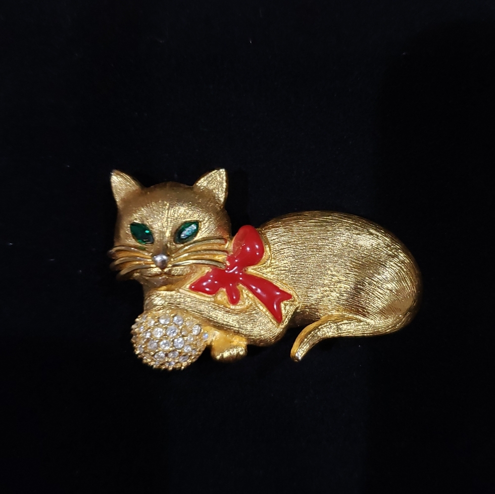 Napier Enamel Rhinestone Cat Brooch